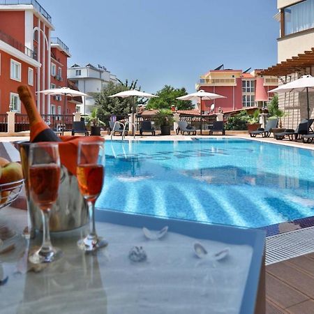 Vip Club Dolphin Coast Aparthotel Sunny Beach Buitenkant foto