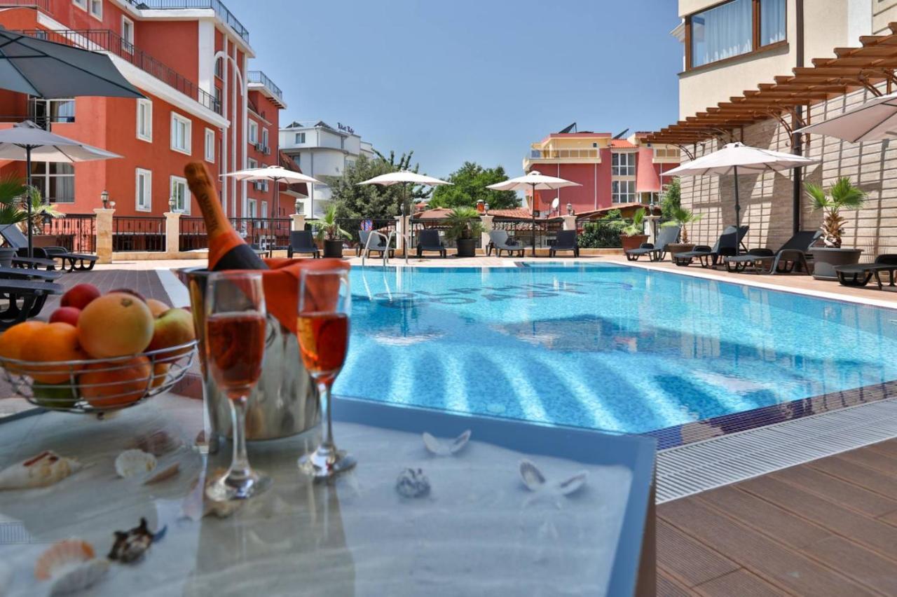 Vip Club Dolphin Coast Aparthotel Sunny Beach Buitenkant foto